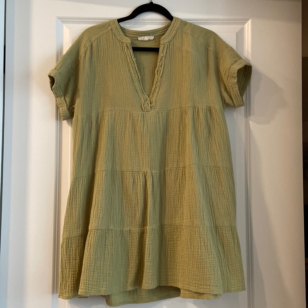 Lane 201 Boutique green short sleeve v neck dress